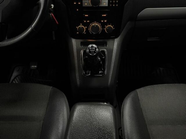 Бежевый Опель Зафира, объемом двигателя 1.8 л и пробегом 251 тыс. км за 6700 $, фото 12 на Automoto.ua