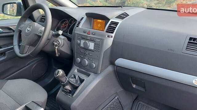 Бежевый Опель Зафира, объемом двигателя 1.6 л и пробегом 156 тыс. км за 5799 $, фото 52 на Automoto.ua