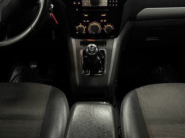 Бежевый Опель Зафира, объемом двигателя 1.8 л и пробегом 251 тыс. км за 6700 $, фото 11 на Automoto.ua