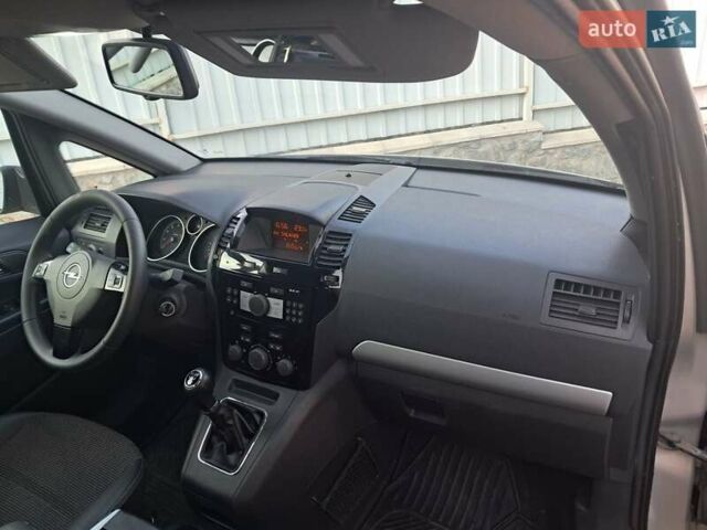 Опель Зафира 2008 в Кропивницком (Кировограде) на Automoto.ua Бежевый Опель Зафира, объемом двигателя 1.8 л и пробегом 1 тыс. км за 6300 $, фото 4 на Automoto.ua