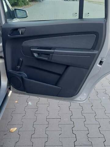 Бежевый Опель Зафира, объемом двигателя 1.6 л и пробегом 156 тыс. км за 5799 $, фото 61 на Automoto.ua