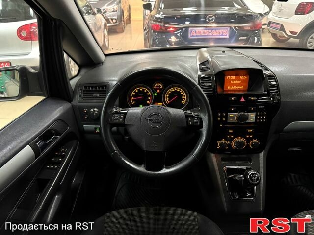 Бежевый Опель Зафира, объемом двигателя 1.8 л и пробегом 251 тыс. км за 6700 $, фото 10 на Automoto.ua