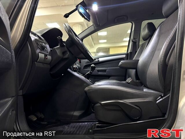 Бежевый Опель Зафира, объемом двигателя 1.8 л и пробегом 251 тыс. км за 6700 $, фото 8 на Automoto.ua