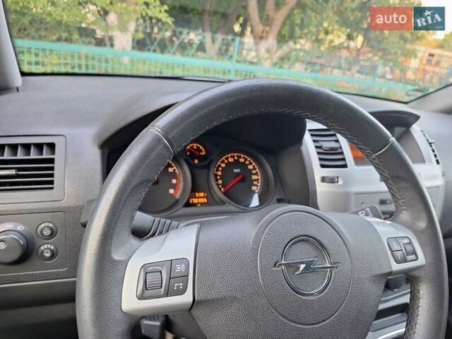 Бежевий Опель Зафіра, об'ємом двигуна 1.8 л та пробігом 178 тис. км за 7200 $, фото 15 на Automoto.ua