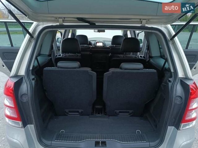 Бежевый Опель Зафира, объемом двигателя 1.8 л и пробегом 209 тыс. км за 6700 $, фото 17 на Automoto.ua