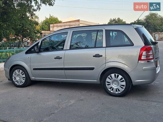 Бежевий Опель Зафіра, об'ємом двигуна 1.8 л та пробігом 178 тис. км за 7200 $, фото 12 на Automoto.ua