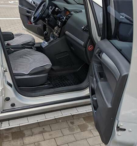 Бежевый Опель Зафира, объемом двигателя 1.8 л и пробегом 265 тыс. км за 6700 $, фото 13 на Automoto.ua