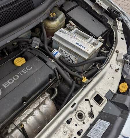 Бежевый Опель Зафира, объемом двигателя 1.8 л и пробегом 265 тыс. км за 6700 $, фото 15 на Automoto.ua