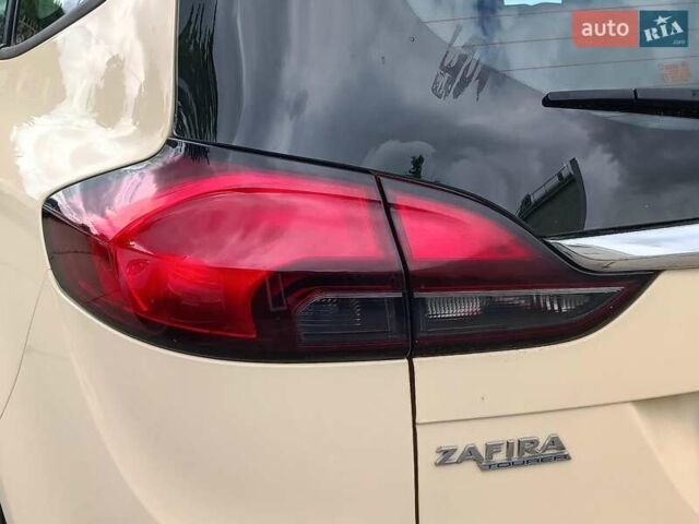 Бежевый Опель Зафира, объемом двигателя 2 л и пробегом 298 тыс. км за 9590 $, фото 7 на Automoto.ua