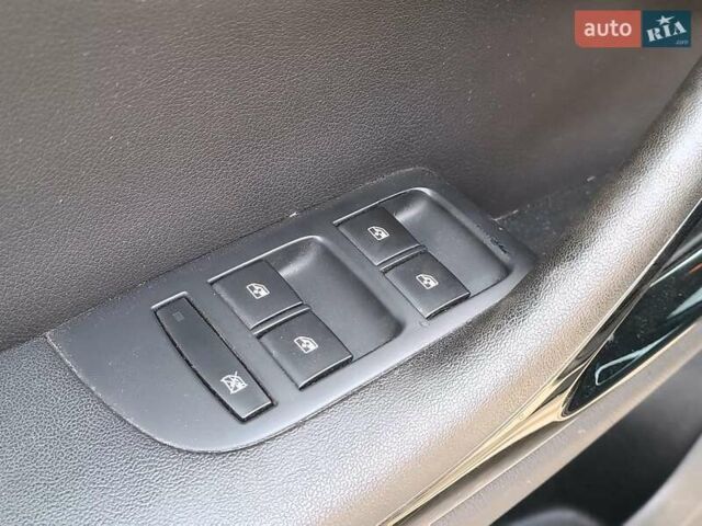 Бежевый Опель Зафира, объемом двигателя 2 л и пробегом 298 тыс. км за 9590 $, фото 15 на Automoto.ua