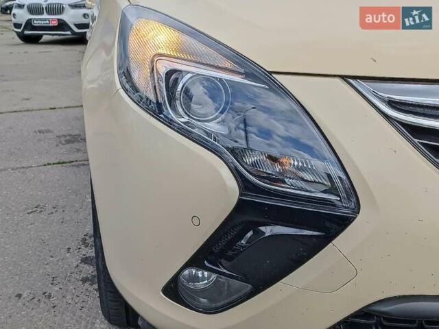 Бежевый Опель Зафира, объемом двигателя 2 л и пробегом 298 тыс. км за 9590 $, фото 3 на Automoto.ua