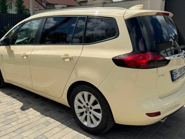 Бежевый Опель Зафира, объемом двигателя 2 л и пробегом 307 тыс. км за 10600 $, фото 2 на Automoto.ua