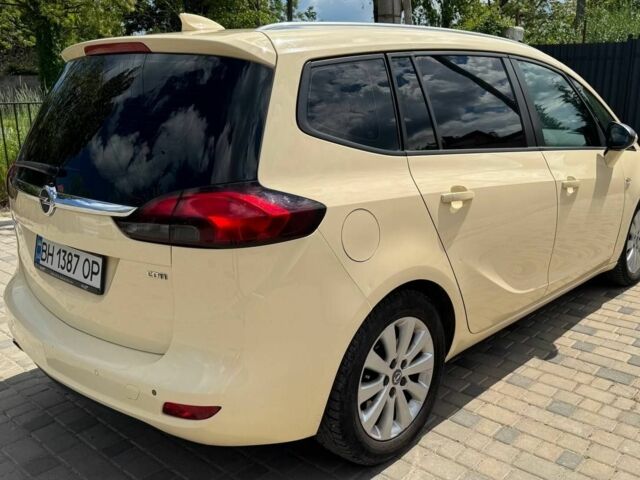 Бежевый Опель Зафира, объемом двигателя 2 л и пробегом 307 тыс. км за 10600 $, фото 4 на Automoto.ua