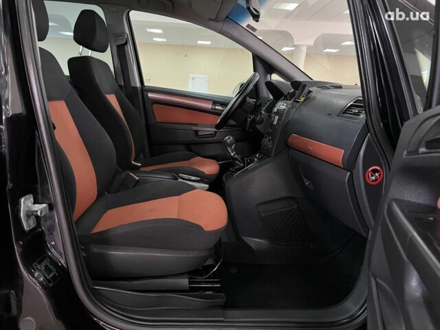 Чорний Опель Зафіра, об'ємом двигуна 0 л та пробігом 227 тис. км за 6900 $, фото 12 на Automoto.ua