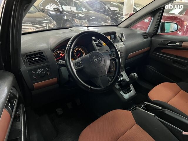 Чорний Опель Зафіра, об'ємом двигуна 0 л та пробігом 227 тис. км за 6900 $, фото 6 на Automoto.ua