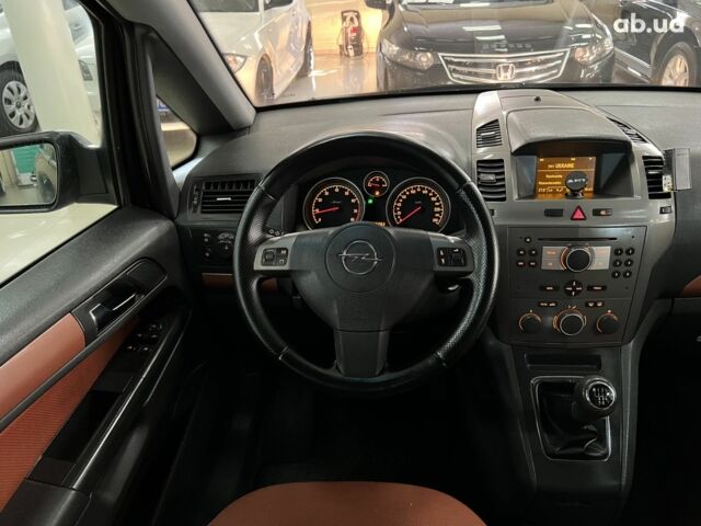 Чорний Опель Зафіра, об'ємом двигуна 0 л та пробігом 227 тис. км за 6900 $, фото 4 на Automoto.ua