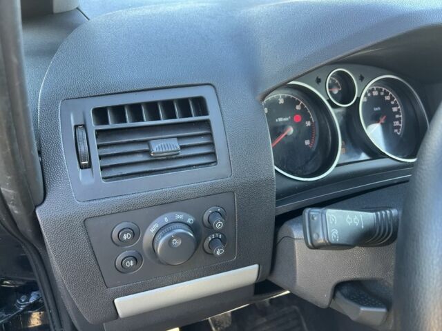 Чорний Опель Зафіра, об'ємом двигуна 1.9 л та пробігом 188 тис. км за 3900 $, фото 5 на Automoto.ua