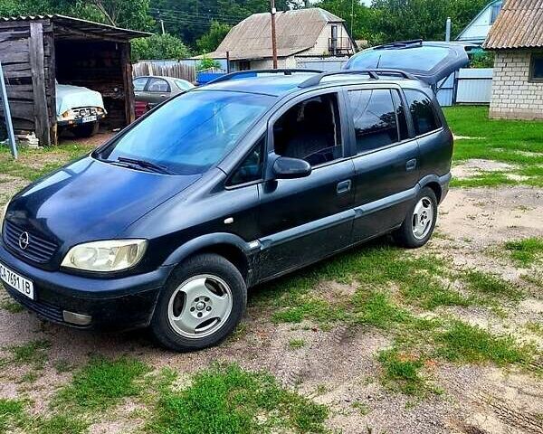 Черный Опель Зафира, объемом двигателя 2 л и пробегом 370 тыс. км за 3805 $, фото 2 на Automoto.ua