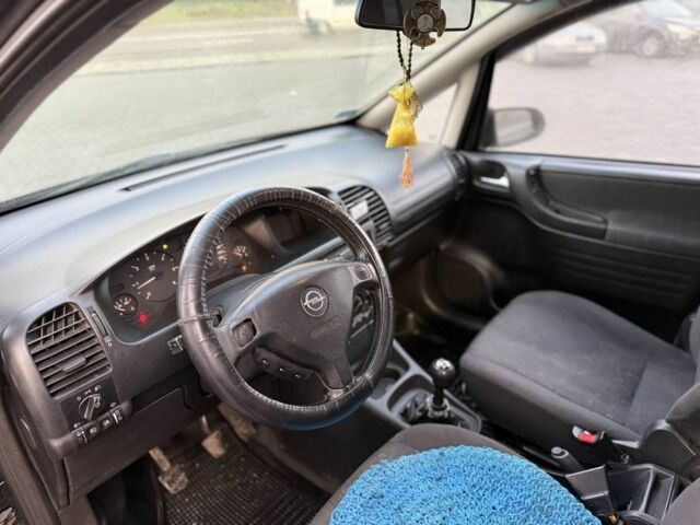 Черный Опель Зафира, объемом двигателя 2 л и пробегом 415 тыс. км за 1799 $, фото 7 на Automoto.ua