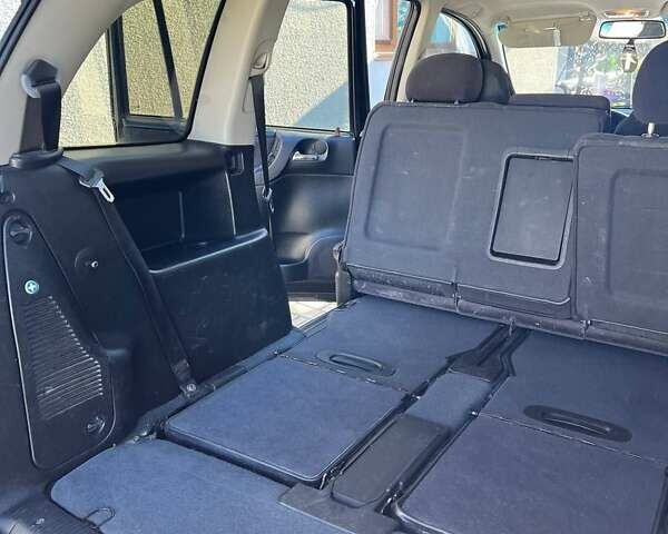 Черный Опель Зафира, объемом двигателя 2 л и пробегом 349 тыс. км за 3999 $, фото 12 на Automoto.ua