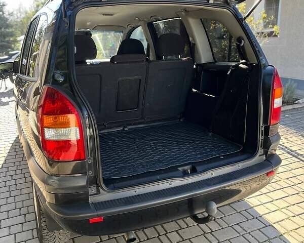 Черный Опель Зафира, объемом двигателя 2 л и пробегом 349 тыс. км за 3999 $, фото 20 на Automoto.ua