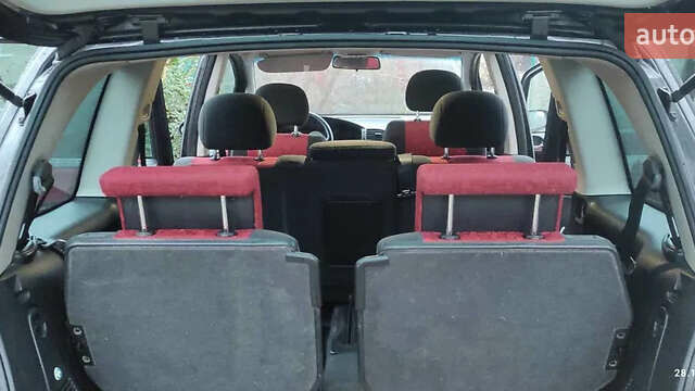 Черный Опель Зафира, объемом двигателя 2.2 л и пробегом 220 тыс. км за 2900 $, фото 7 на Automoto.ua