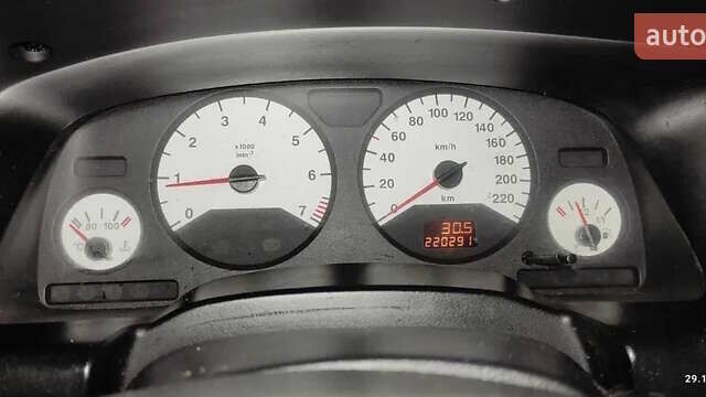 Черный Опель Зафира, объемом двигателя 2.2 л и пробегом 220 тыс. км за 2900 $, фото 10 на Automoto.ua