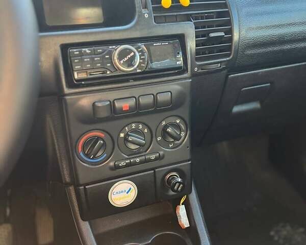 Черный Опель Зафира, объемом двигателя 2 л и пробегом 349 тыс. км за 3999 $, фото 10 на Automoto.ua