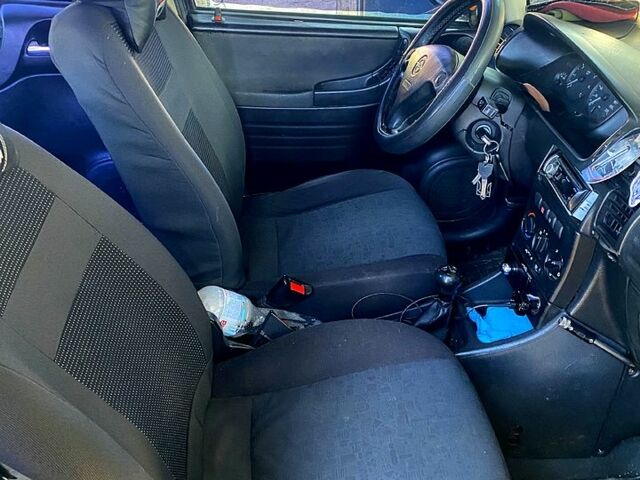 Черный Опель Зафира, объемом двигателя 1.8 л и пробегом 0 тыс. км за 2500 $, фото 2 на Automoto.ua