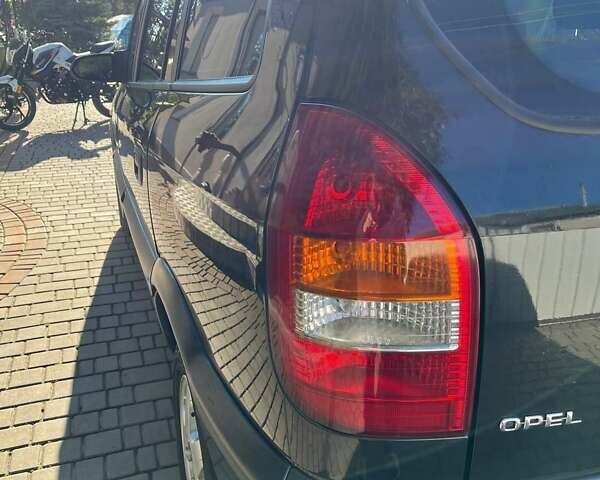 Черный Опель Зафира, объемом двигателя 2 л и пробегом 349 тыс. км за 3999 $, фото 22 на Automoto.ua