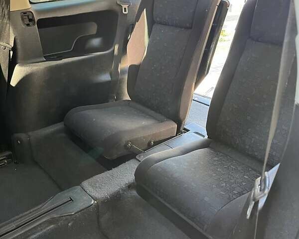 Черный Опель Зафира, объемом двигателя 2 л и пробегом 349 тыс. км за 3999 $, фото 3 на Automoto.ua