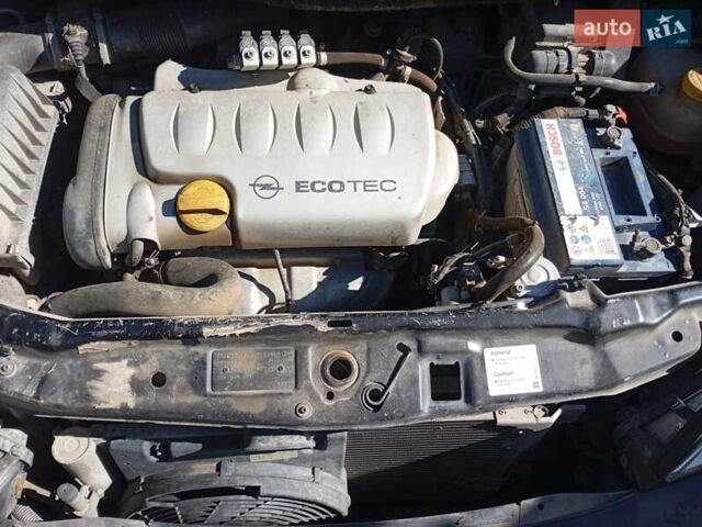 Черный Опель Зафира, объемом двигателя 1.8 л и пробегом 210 тыс. км за 4000 $, фото 8 на Automoto.ua