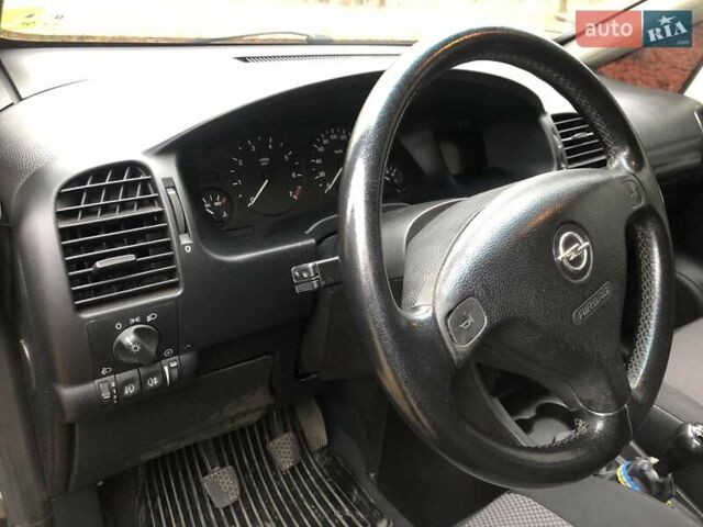 Черный Опель Зафира, объемом двигателя 1.8 л и пробегом 253 тыс. км за 4700 $, фото 8 на Automoto.ua