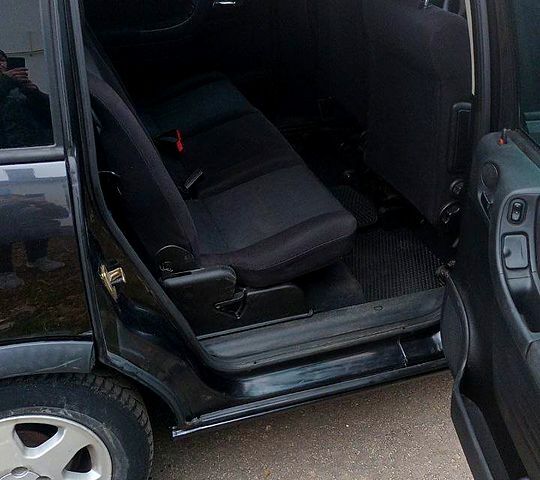 Черный Опель Зафира, объемом двигателя 1.8 л и пробегом 320 тыс. км за 3950 $, фото 8 на Automoto.ua