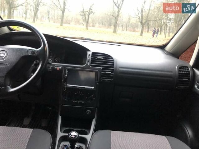 Черный Опель Зафира, объемом двигателя 1.8 л и пробегом 253 тыс. км за 4700 $, фото 9 на Automoto.ua