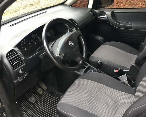 Черный Опель Зафира, объемом двигателя 1.8 л и пробегом 253 тыс. км за 4700 $, фото 10 на Automoto.ua