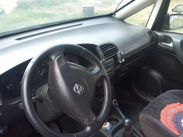 Чорний Опель Зафіра, об'ємом двигуна 2 л та пробігом 380 тис. км за 3500 $, фото 5 на Automoto.ua