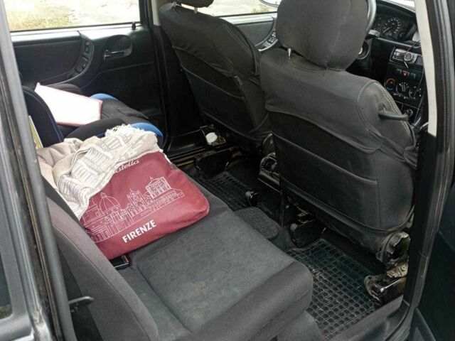 Чорний Опель Зафіра, об'ємом двигуна 2 л та пробігом 245 тис. км за 2613 $, фото 4 на Automoto.ua