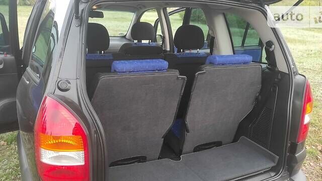 Чорний Опель Зафіра, об'ємом двигуна 1.6 л та пробігом 215 тис. км за 4600 $, фото 13 на Automoto.ua