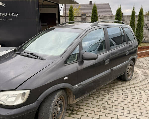 Черный Опель Зафира, объемом двигателя 2.2 л и пробегом 300 тыс. км за 1700 $, фото 2 на Automoto.ua