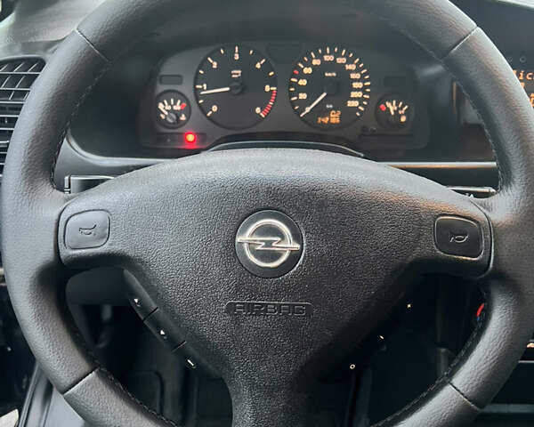 Черный Опель Зафира, объемом двигателя 2.2 л и пробегом 342 тыс. км за 4299 $, фото 25 на Automoto.ua