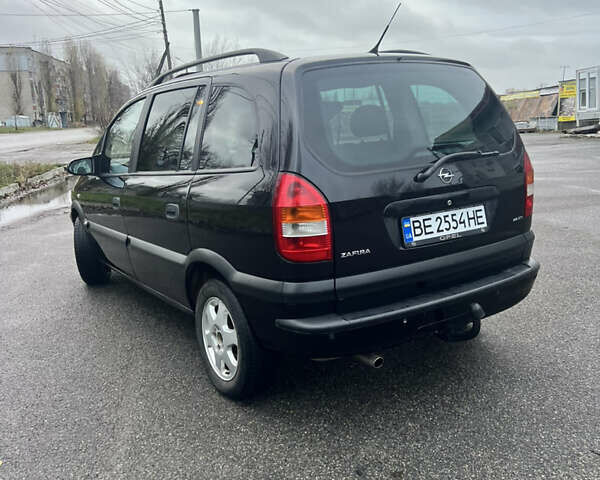 Черный Опель Зафира, объемом двигателя 2.2 л и пробегом 342 тыс. км за 4299 $, фото 2 на Automoto.ua