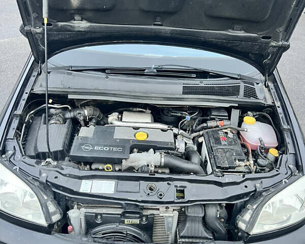 Черный Опель Зафира, объемом двигателя 2.2 л и пробегом 342 тыс. км за 4299 $, фото 22 на Automoto.ua