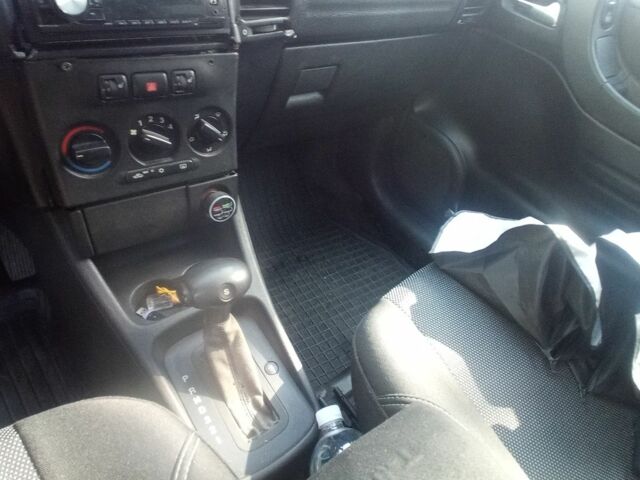 Черный Опель Зафира, объемом двигателя 2 л и пробегом 443 тыс. км за 2700 $, фото 6 на Automoto.ua