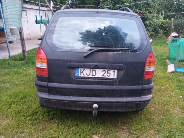 Черный Опель Зафира, объемом двигателя 1.8 л и пробегом 250 тыс. км за 1100 $, фото 4 на Automoto.ua