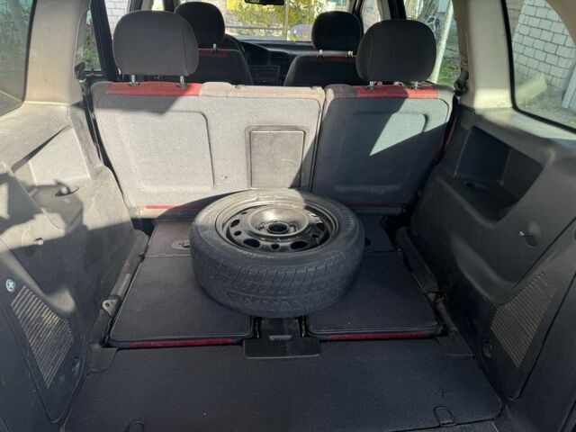 Черный Опель Зафира, объемом двигателя 2 л и пробегом 230 тыс. км за 1800 $, фото 7 на Automoto.ua