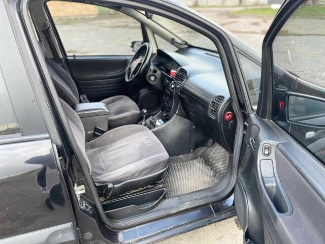 Чорний Опель Зафіра, об'ємом двигуна 2 л та пробігом 356 тис. км за 3455 $, фото 6 на Automoto.ua