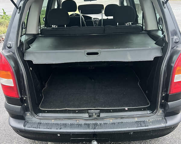 Черный Опель Зафира, объемом двигателя 2.2 л и пробегом 342 тыс. км за 4299 $, фото 9 на Automoto.ua