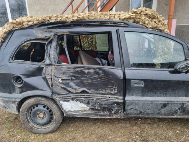 Чорний Опель Зафіра, об'ємом двигуна 0 л та пробігом 280 тис. км за 1432 $, фото 4 на Automoto.ua