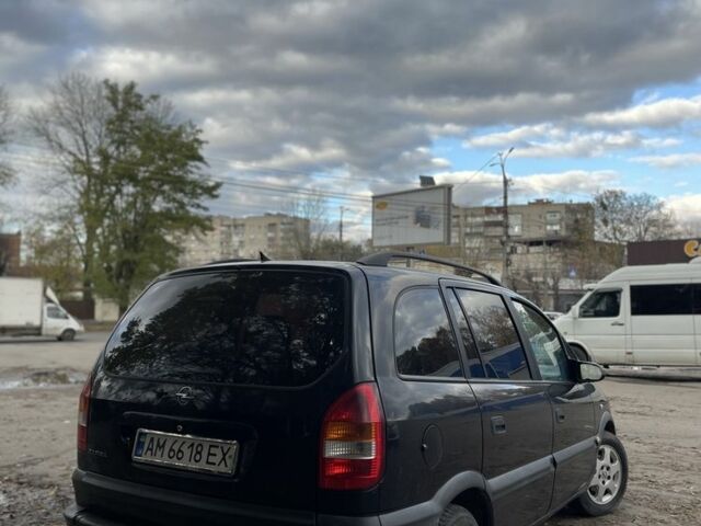 Черный Опель Зафира, объемом двигателя 2.2 л и пробегом 359 тыс. км за 3399 $, фото 4 на Automoto.ua